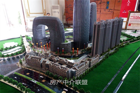 明湖中学南门附近秀水佳苑3室2厅2卫98万133m2